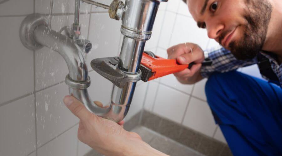 Expert burst pipe repair services in Edwards, IL